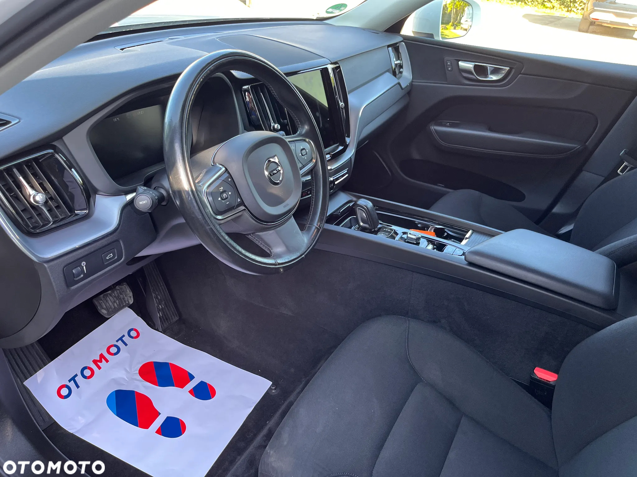 Volvo XC 60 B4 D AWD Geartronic Momentum Pro - 15