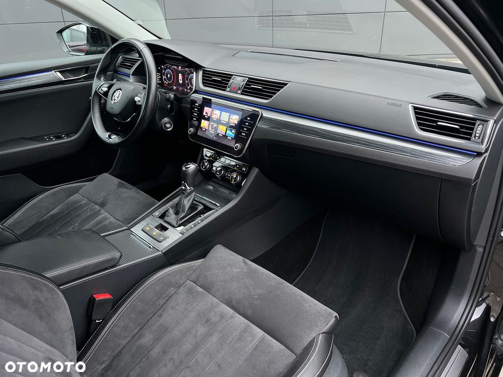 Skoda Superb 2.0 TDI DSG Premium Edition - 36