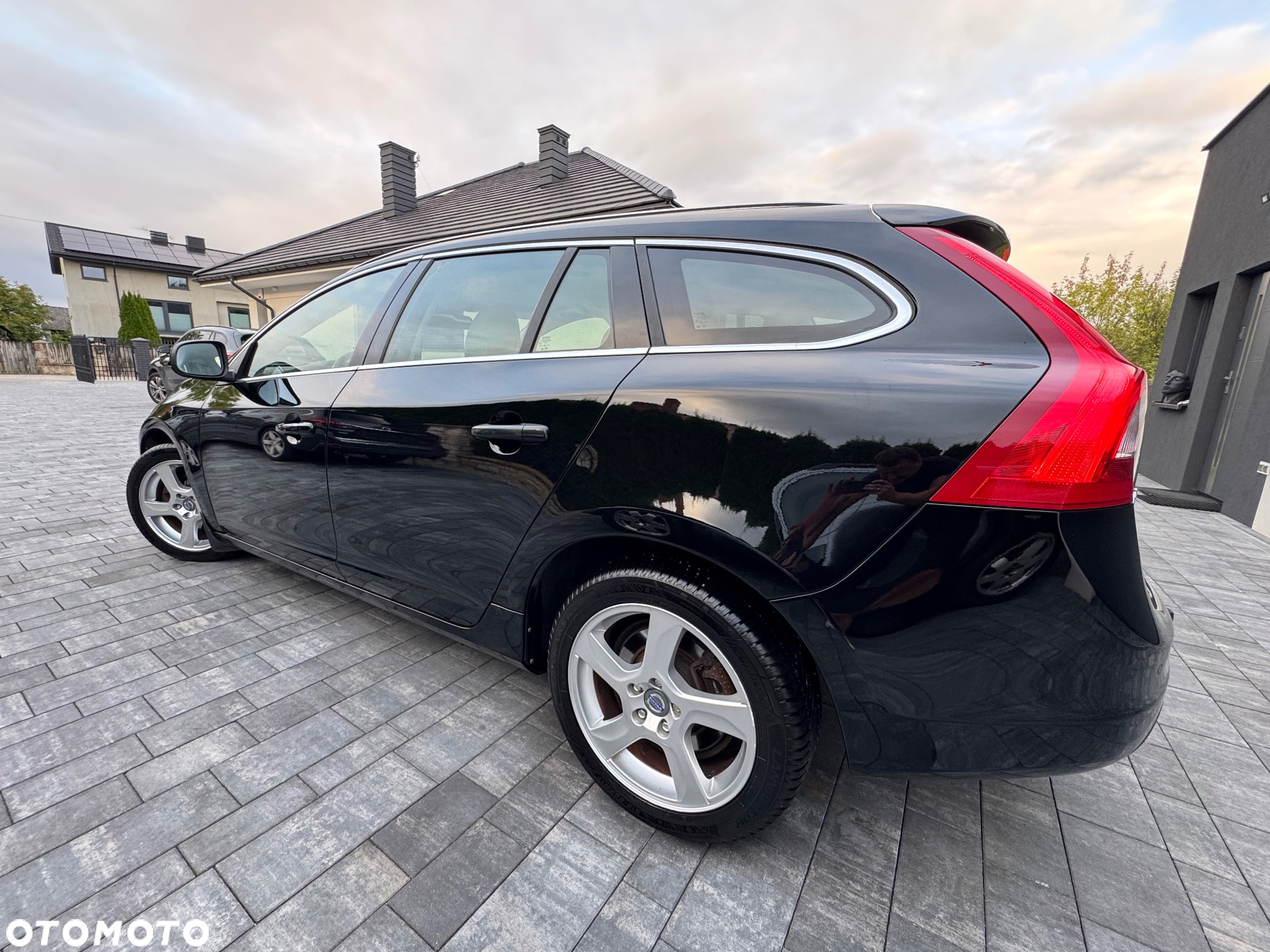 Volvo V60 D2 Summum - 2