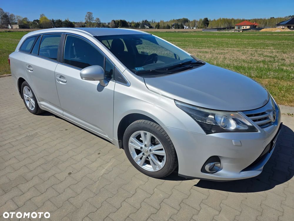 Toyota Avensis 1.8 Premium - 1