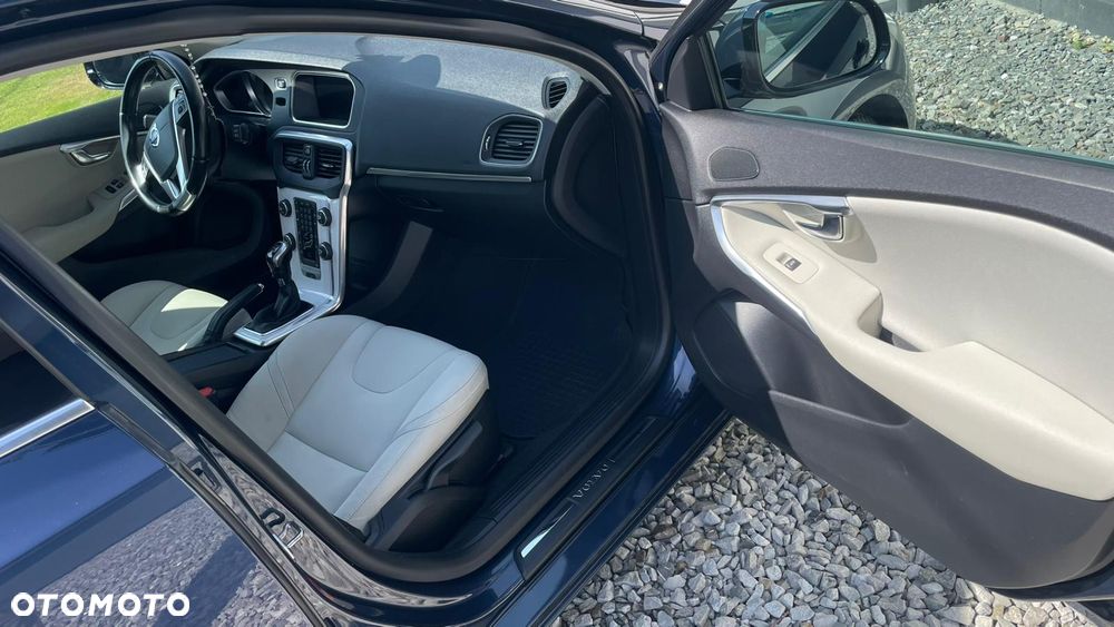 Volvo V40 D3 Momentum - 13