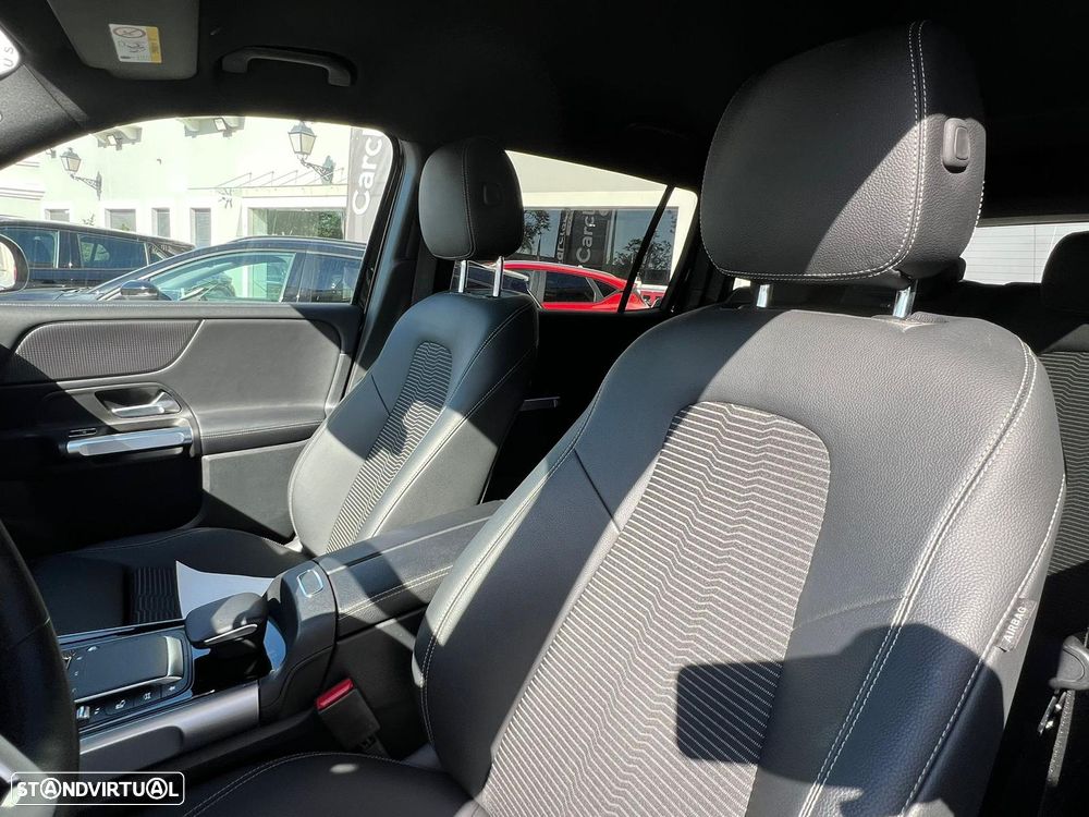 Mercedes-Benz GLB 200 d Progressive — fotografia 4