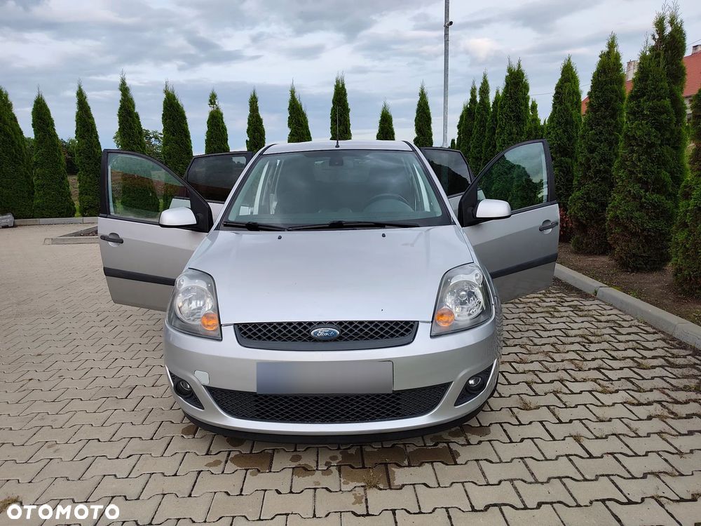 Ford Fiesta 1.3 Ambiente - 33
