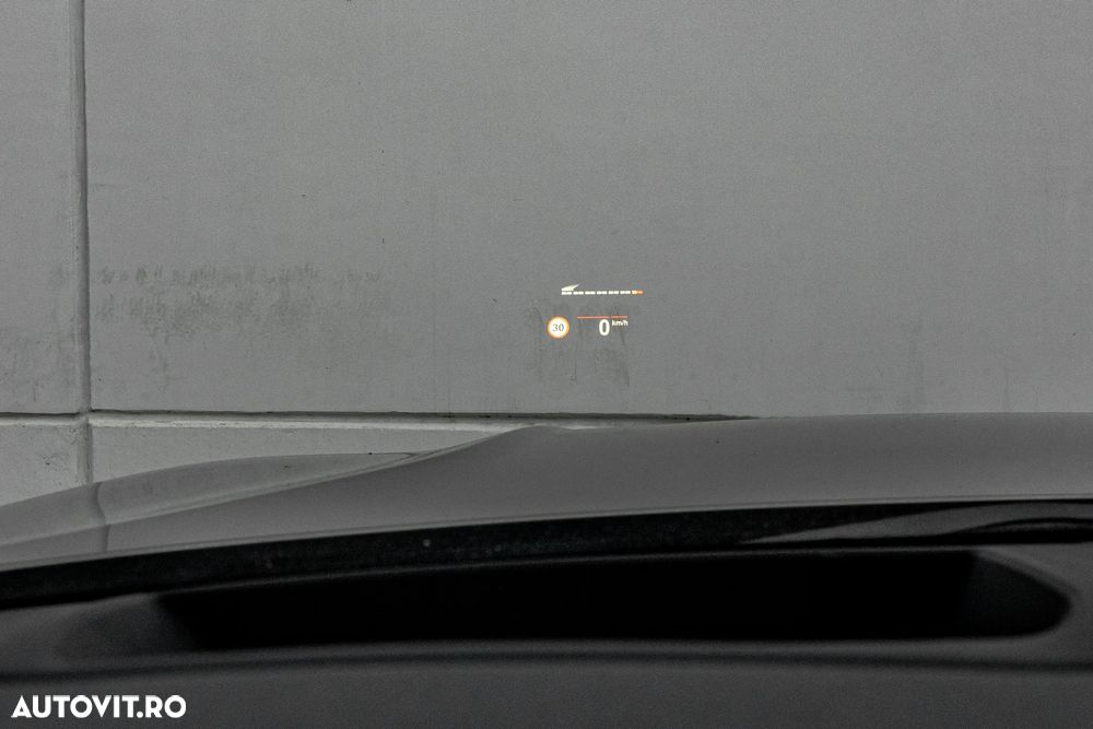 BMW Seria 3 330e Aut. M Sport - 25