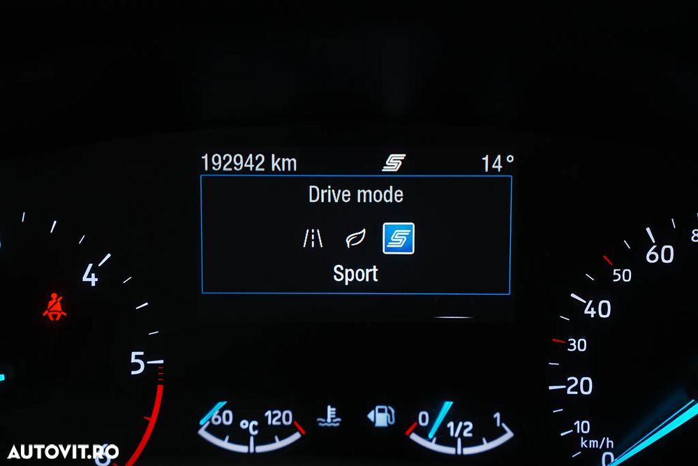 Ford Focus 1.5 TDCi DPF Start-Stopp-System Titanium - 24