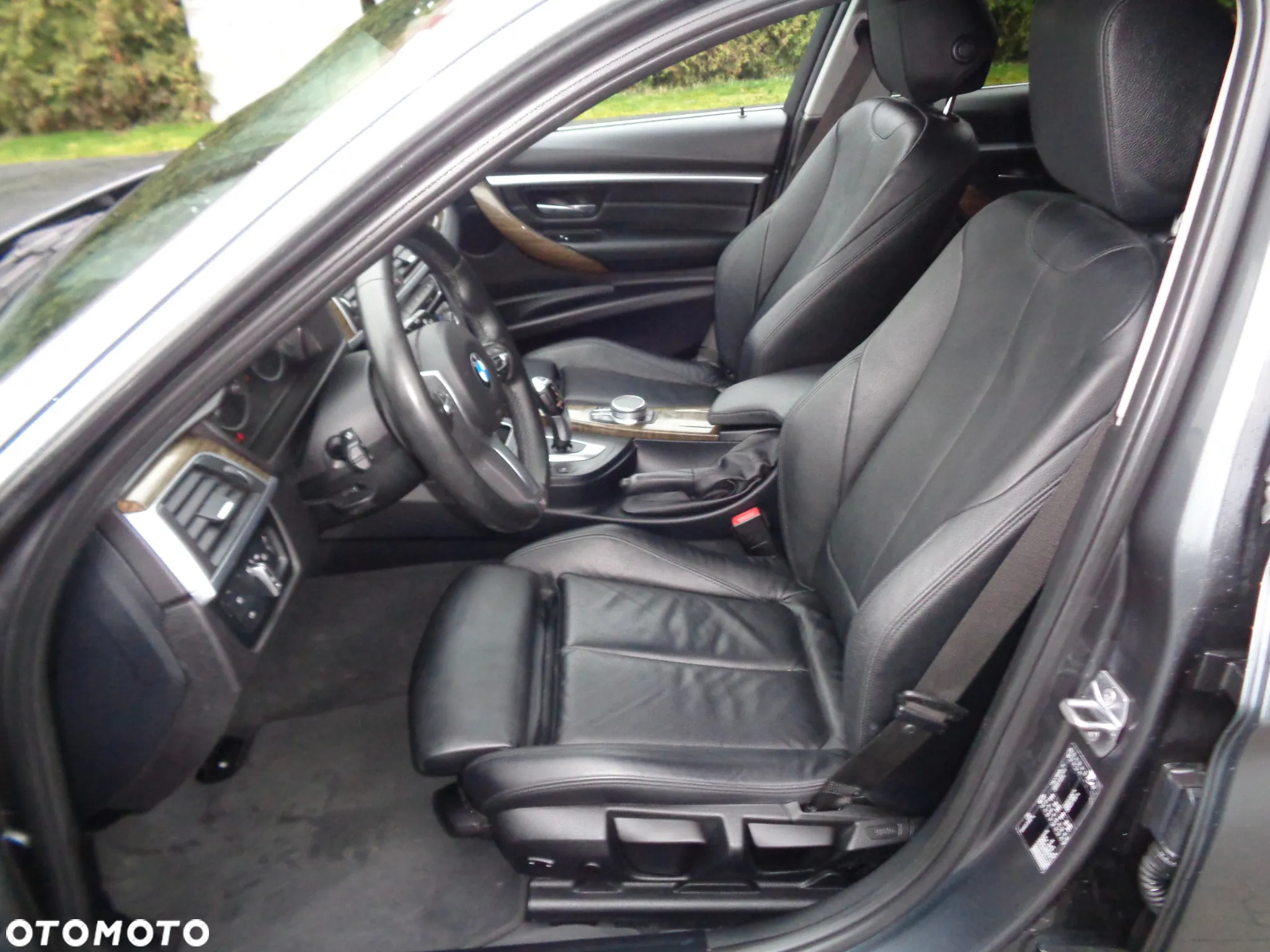BMW Seria 3 320d Sport Line - 12