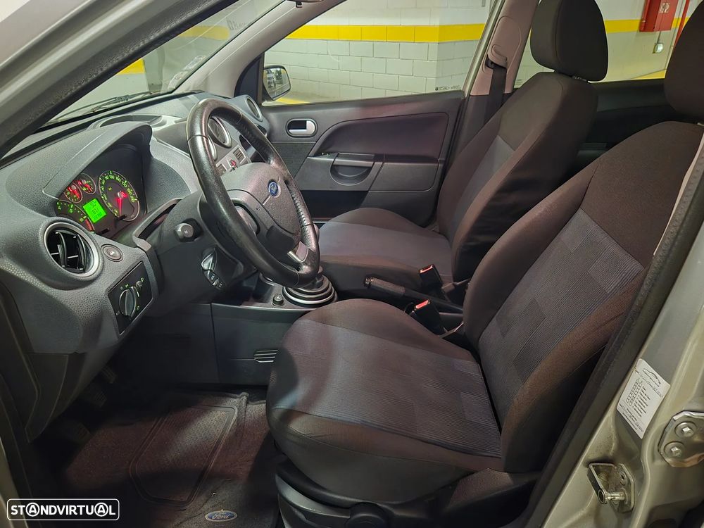 Ford Fiesta 1.25 Trend - 18