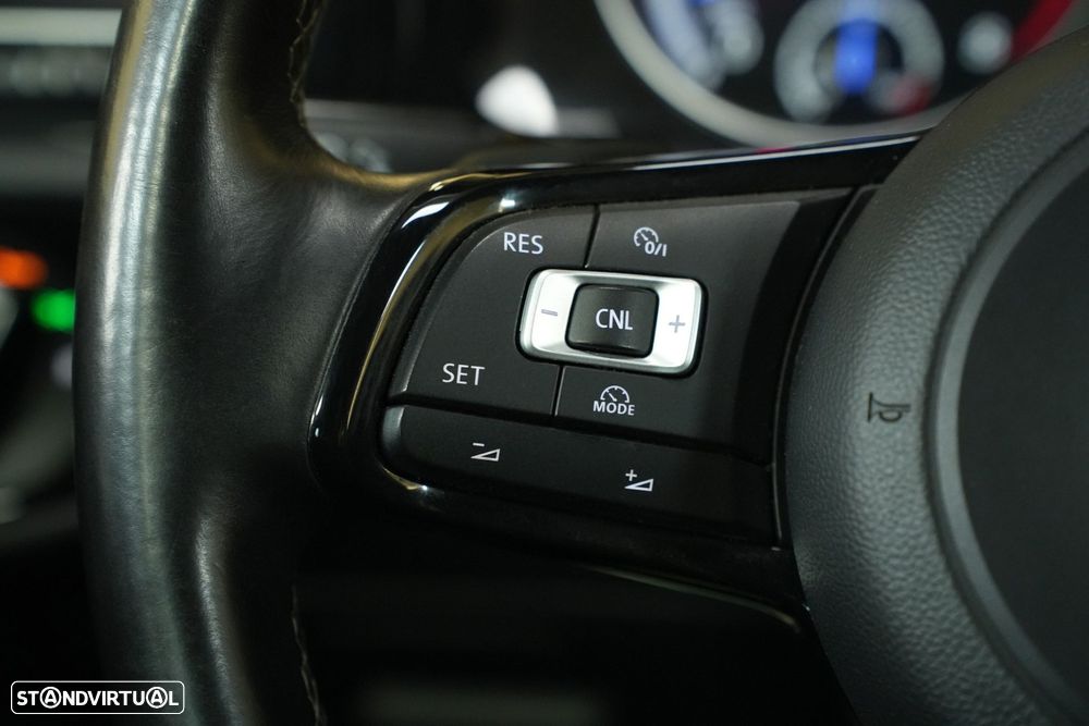 VW Golf 2.0 TSI R DSG - 24