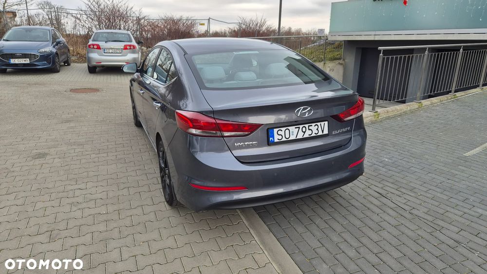 Hyundai Elantra 1.6 Style - 5