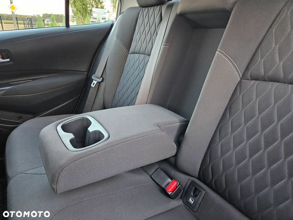Toyota Corolla 1.8 Hybrid Comfort - 28