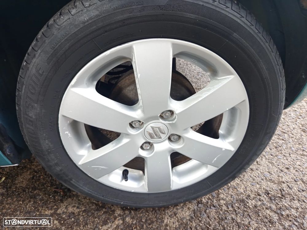 Suzuki Swift 1.3 DDiS Sport - 28