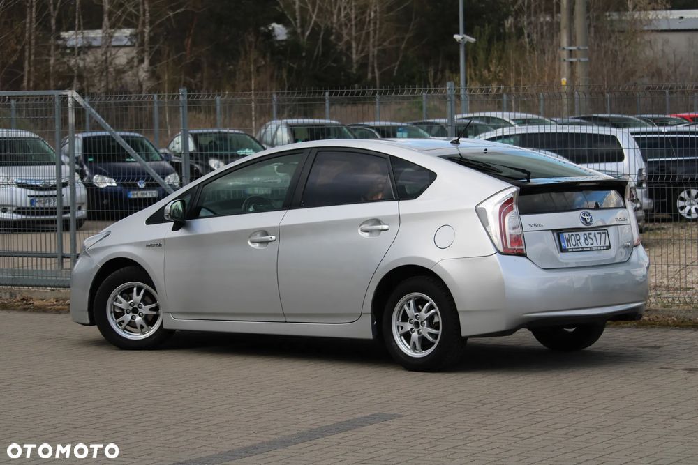 Toyota Prius - 15