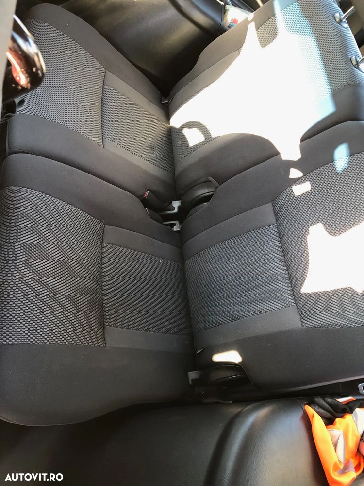 Toyota RAV4 D-4D 4x4 Executive - 8
