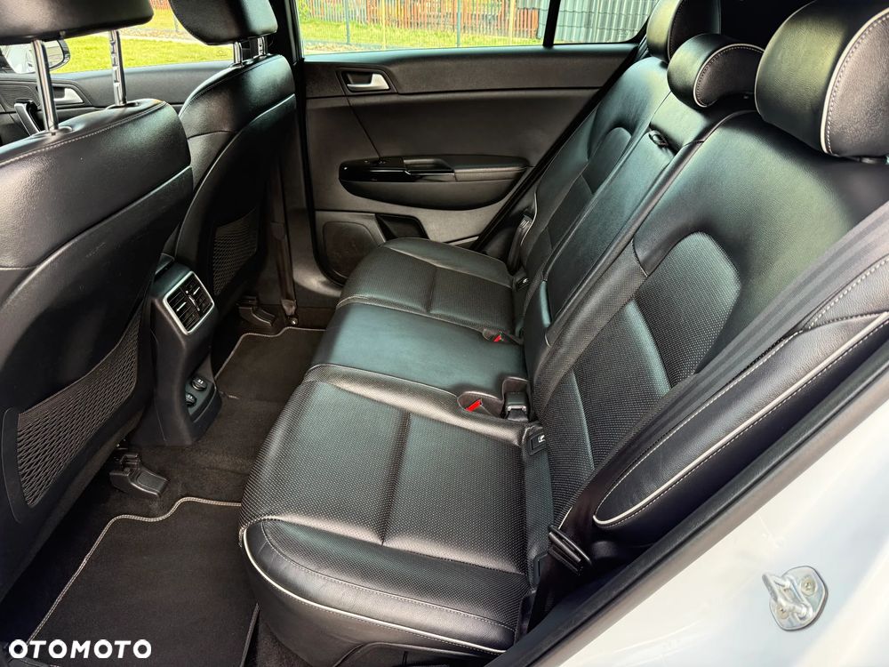 Kia Sportage 2,0 CRDI AWD GT Line - 32