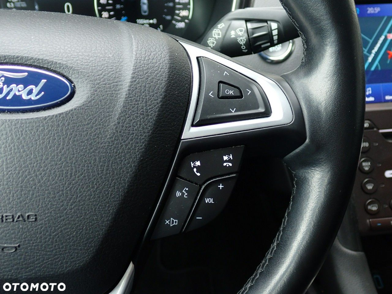 Ford Mondeo - 32