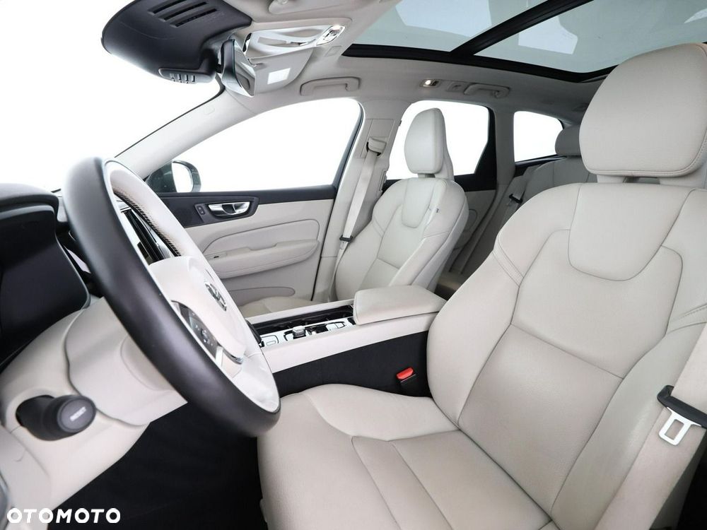 Volvo XC 60 T6 Plug-In Hybrid AWD Inscription Expression - 14