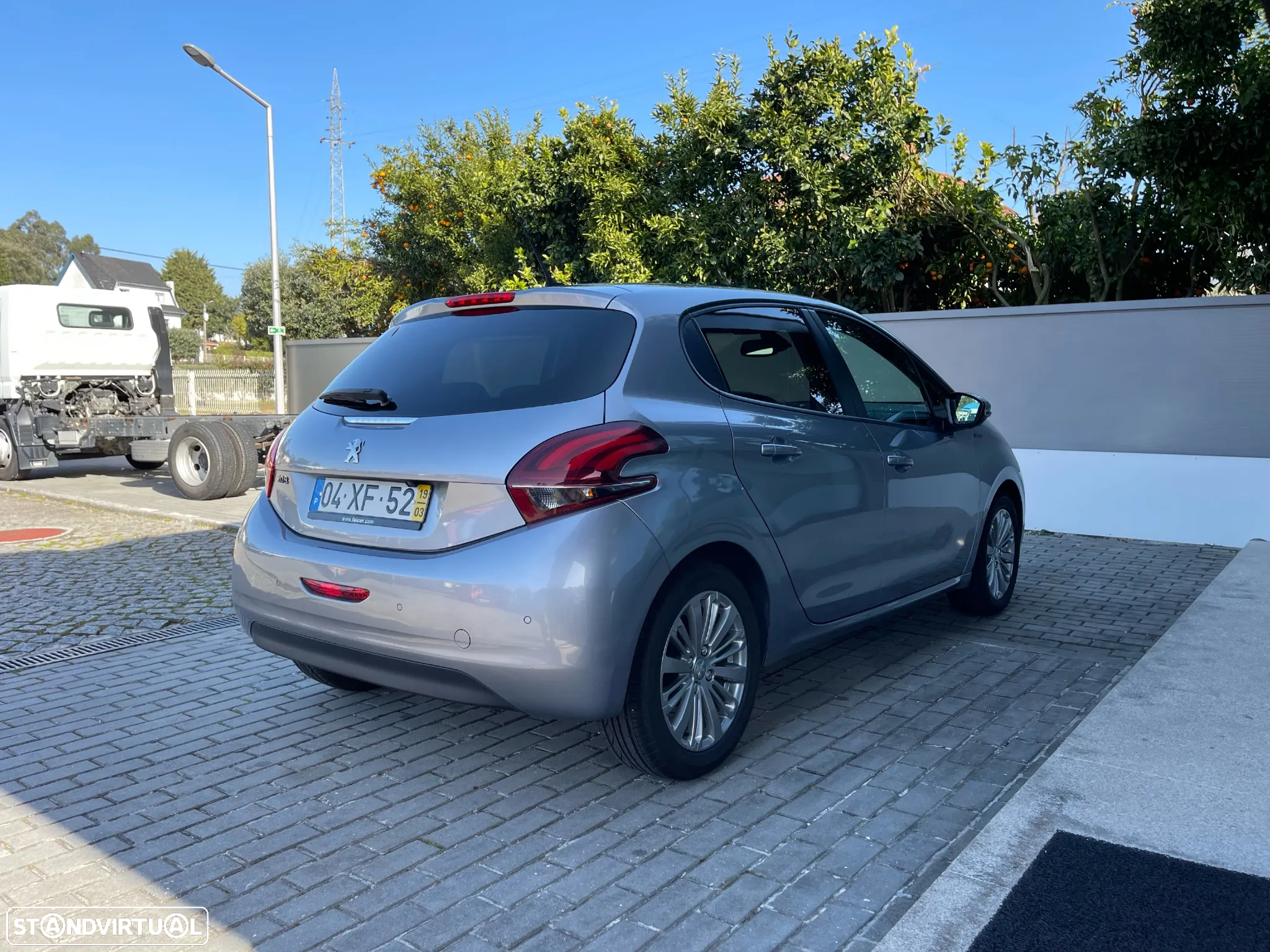Peugeot 208 1.2 PureTech Signature - 6