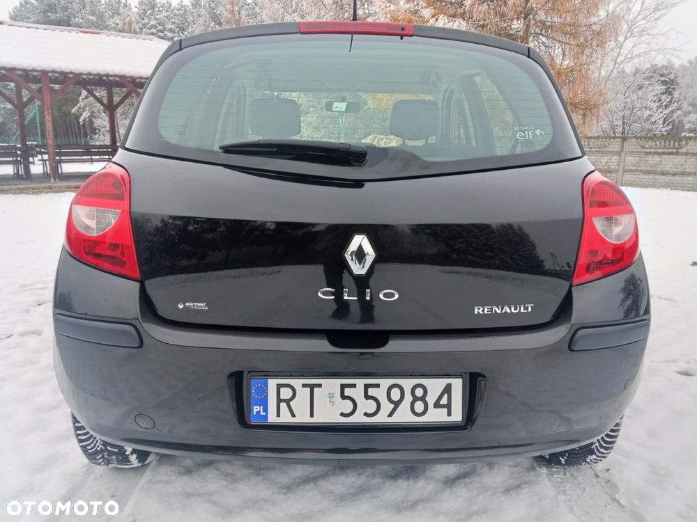 Renault Clio - 10