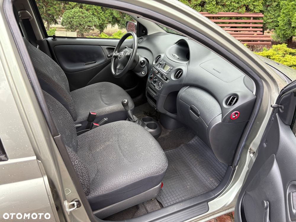 Toyota Yaris - 5