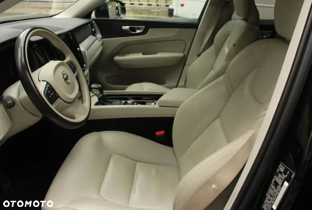 Volvo XC 60 T5 AWD Geartronic Momentum - 12