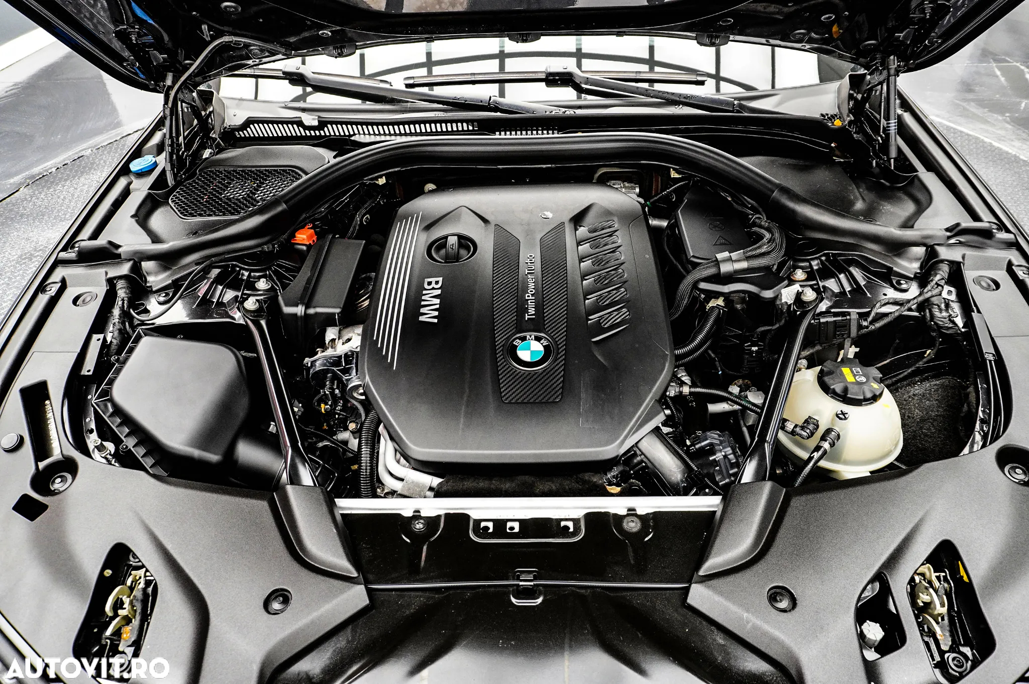BMW Seria 5 540d xDrive AT - 38