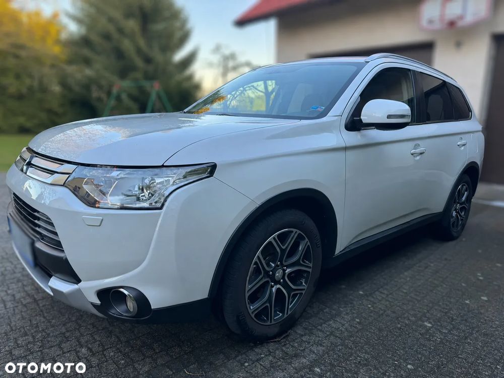 Mitsubishi Outlander 2.0 Instyle Navi 4WD CVT - 3