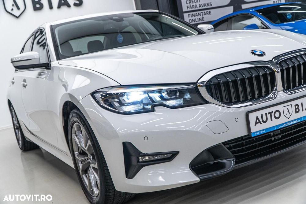 BMW Seria 3 320i Aut. Sport Line - 28
