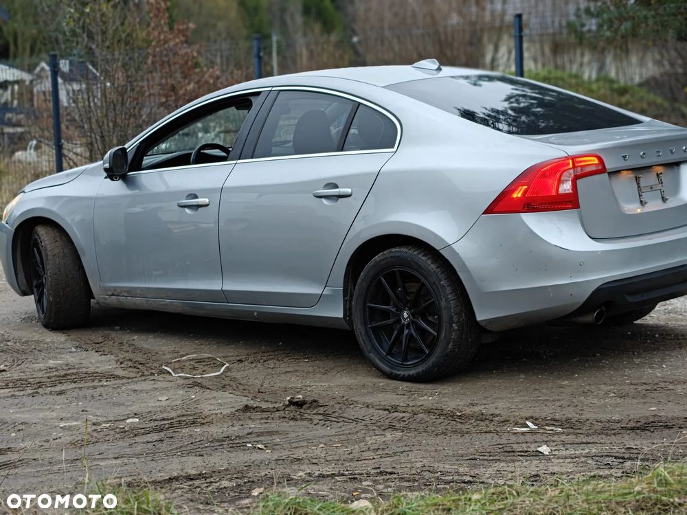 Volvo S60 T6 AWD Geartronic Momentum - 3