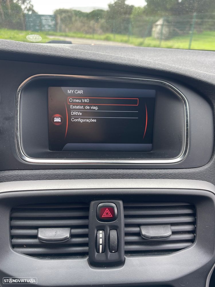 Volvo V40 D2 Momentum - 10