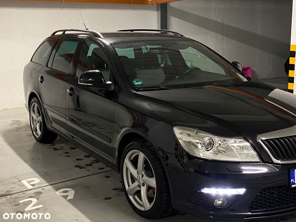 Skoda Octavia 2.0 TDI CR DPF RS - 8