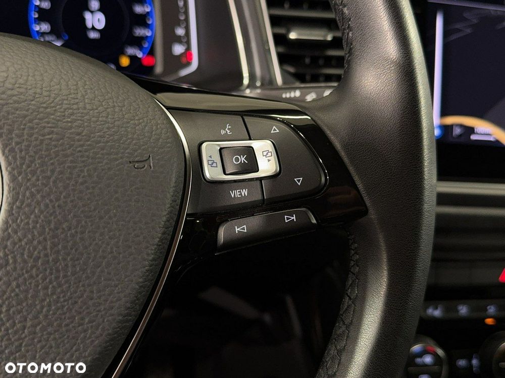 Volkswagen T-Roc - 19