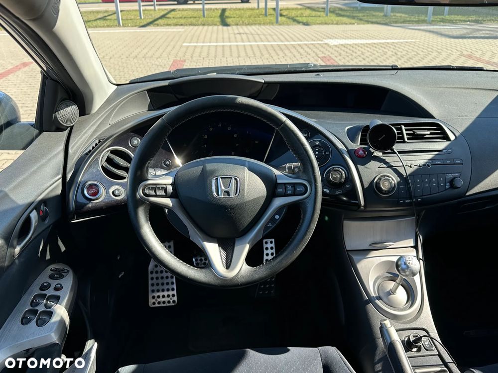Honda Civic 1.8 Executive - 8