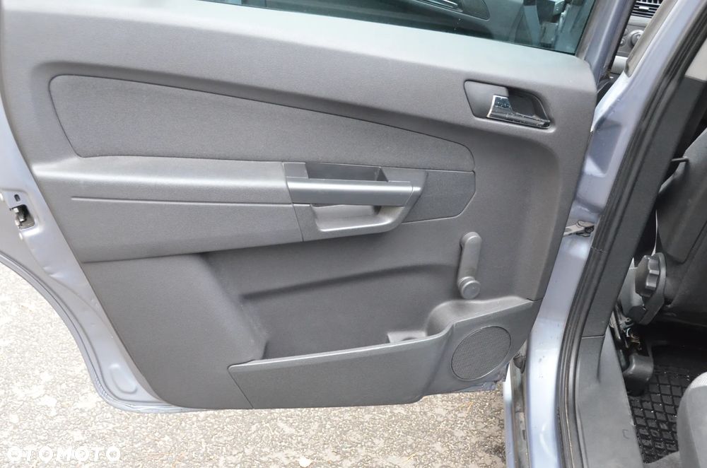 Opel Zafira 1.8 Cosmo - 7