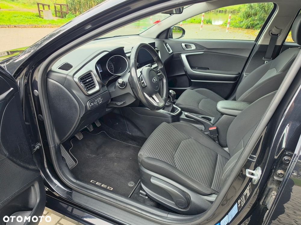 Kia Ceed 1.6 CRDi Eco-Dynamics+ (48V Mild-Hybrid) Vision - 18