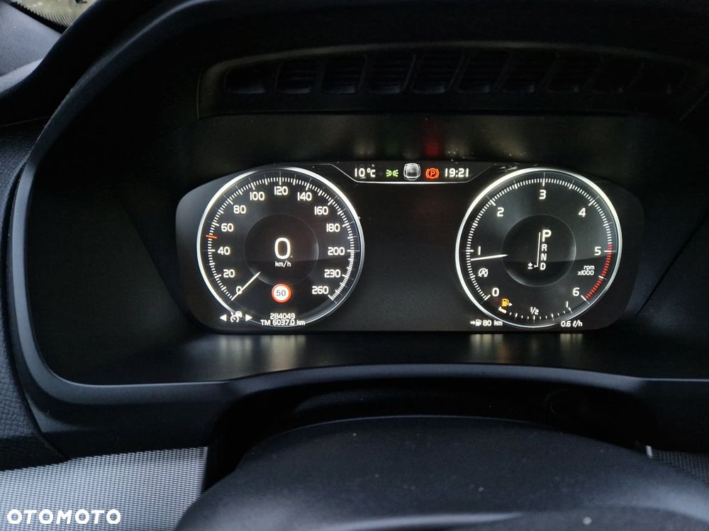 Volvo XC 90 D5 AWD R-Design 7os - 11