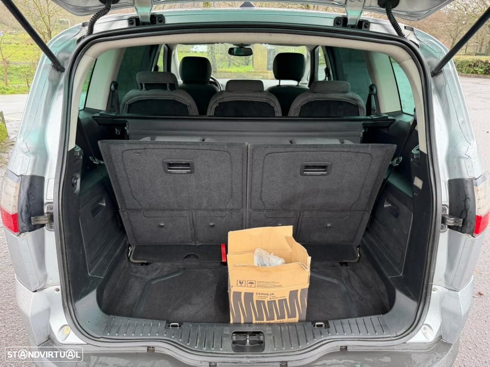 Ford S-Max 1.8 TDCi Titanium 7L - 19