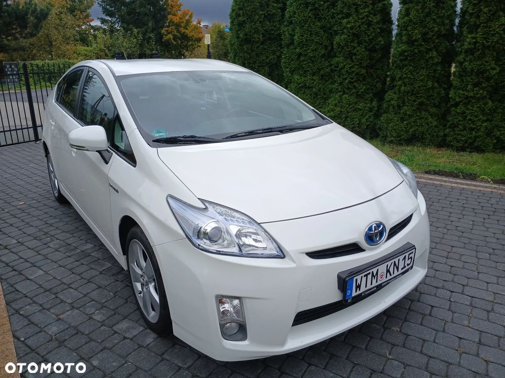 Toyota Prius (Hybrid) Executive - 10