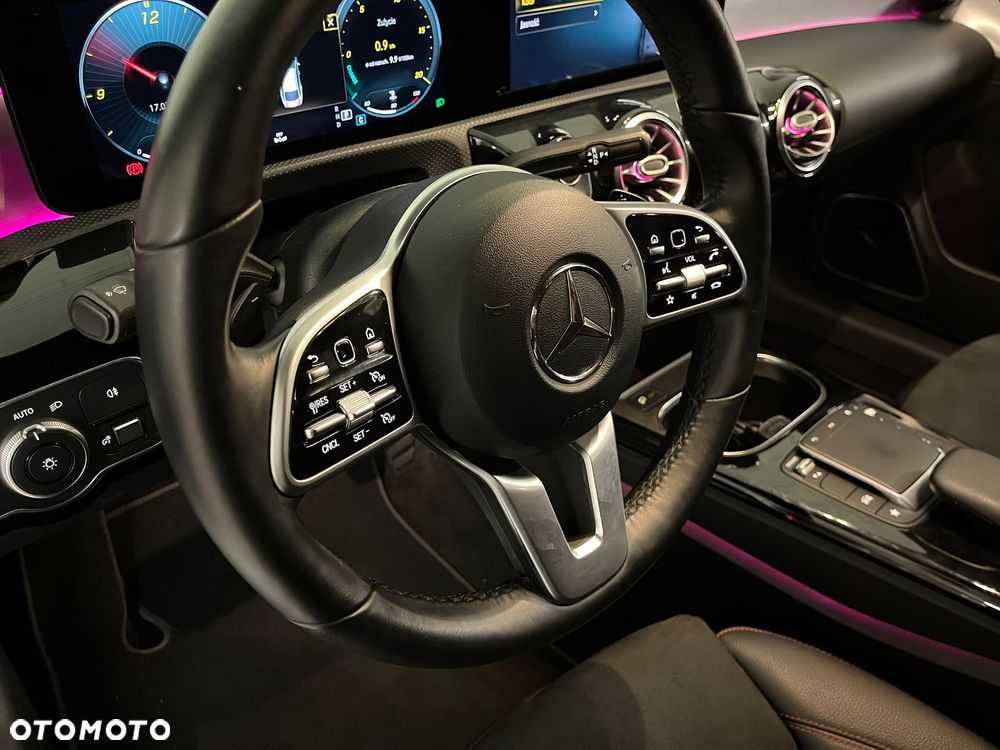 Mercedes-Benz CLA 250 4Matic 7G-DCT AMG Line - 16