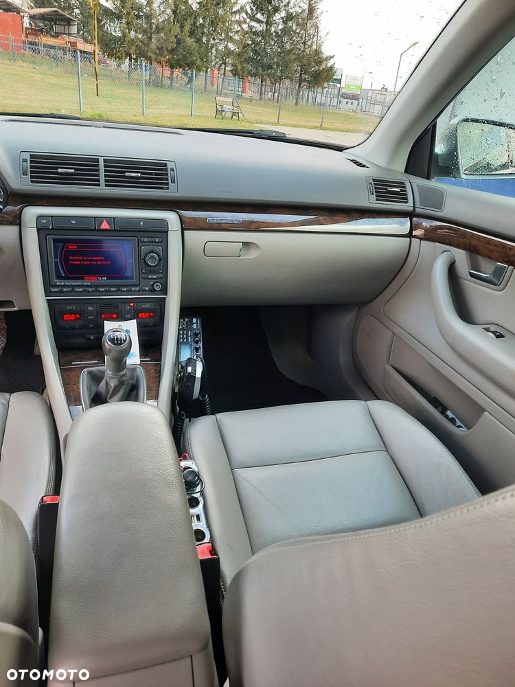 Audi A4 Limousine 2.0T FSI Quattro - 8