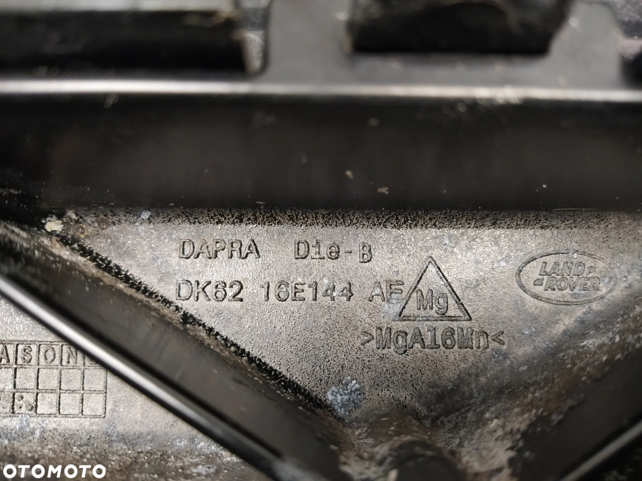 RANGE ROVER SPORT L494 PAS PRZEDNI WZMOCNIENIE ZAMKI LINKA MASKI CZUJNIKI ZDERZENIOWE TRĄBKA KLAKSON ROLETA ŻALUZJA KIEROWNICA POWIETRZA MOCOWANIE KOMPLET ORYGINAŁ - 13
