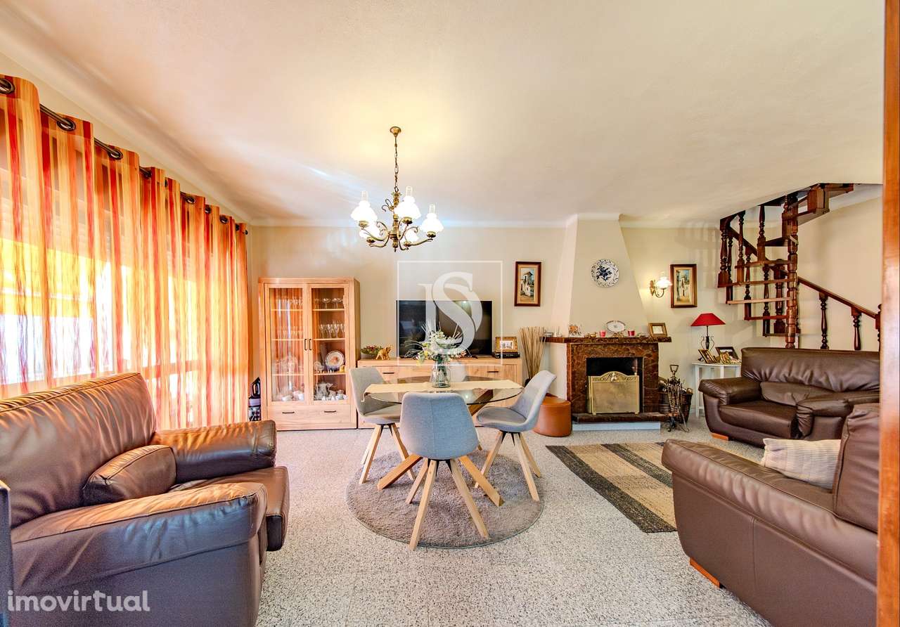 Moradia T3 + Lote Urbano 384m2 | Urb. Casal Tocha, Torres Novas - Grande imagem: 3/31