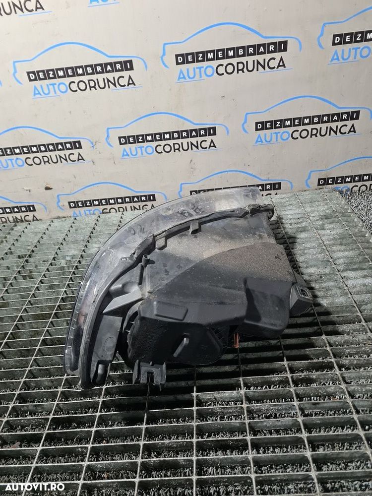 Far Dreapta AUDI Q7 2005 - 2009 SUV 4 Usi (795) Fara xenon HALOGEN - 6