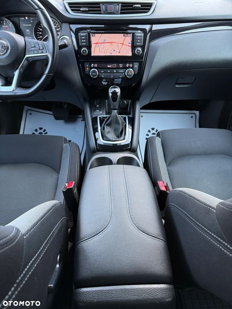 Nissan Qashqai 1.3 DIG-T N-Connecta DCT - 21