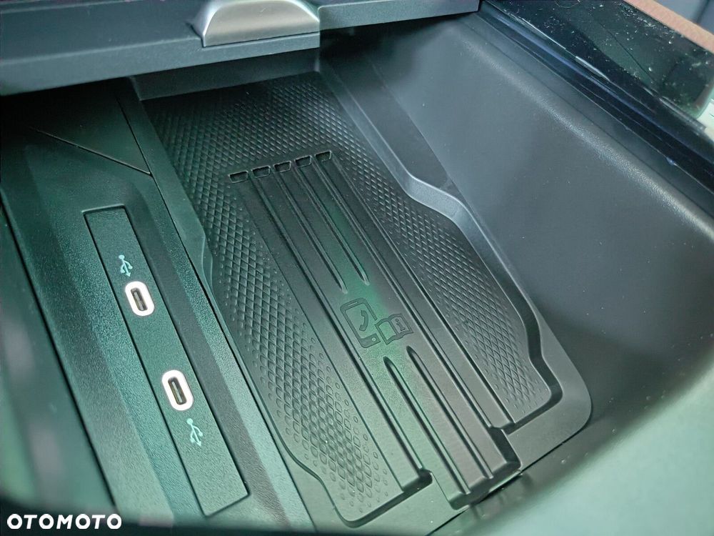 Skoda Superb 2.0 TDI SCR 4x4 L&K DSG - 13