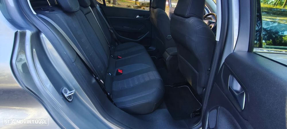 Peugeot 308 1.6 e-HDi Allure J18 - 17