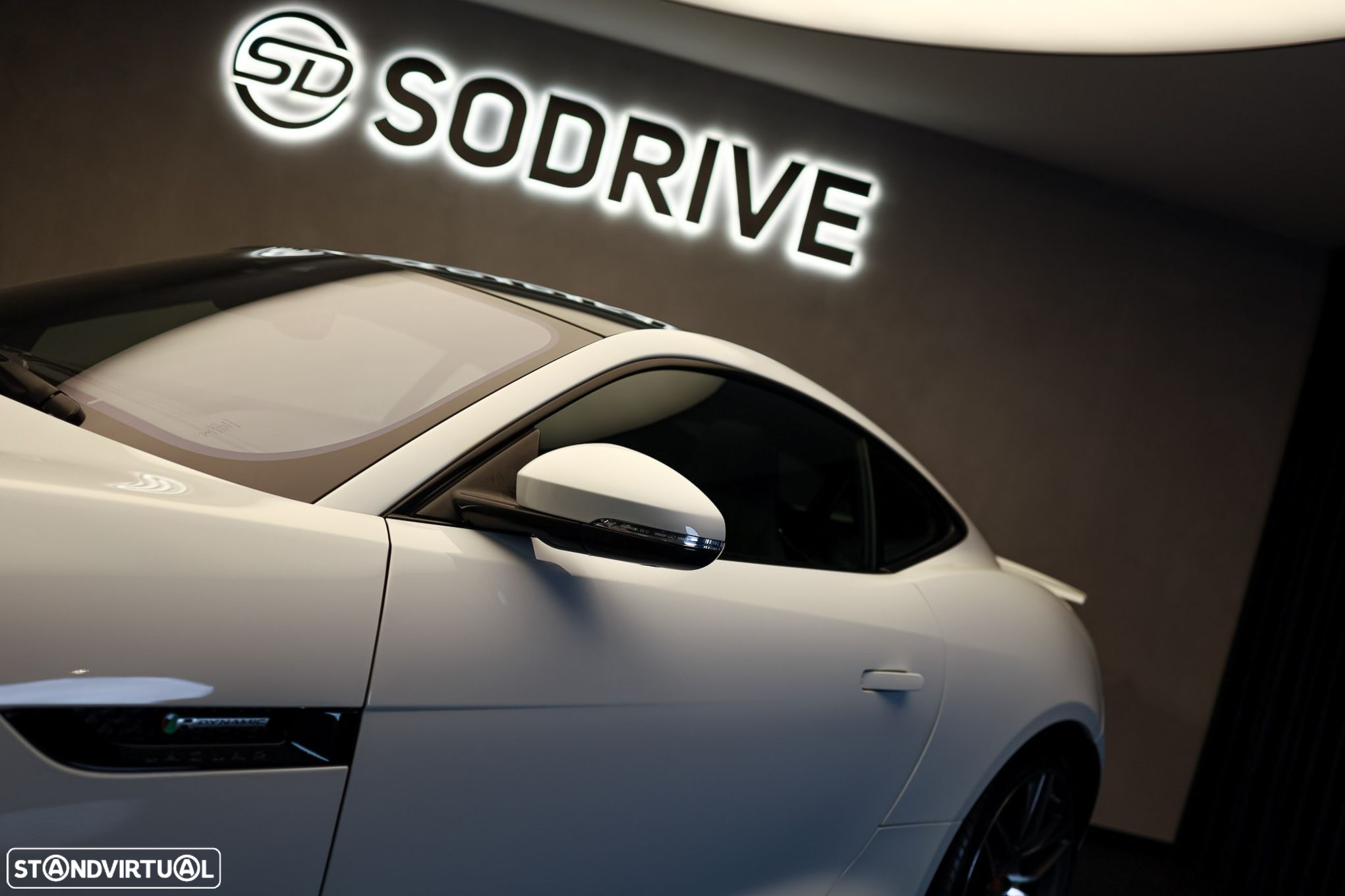 Jaguar F-Type 2.0 i4 R-Dynamic - 32