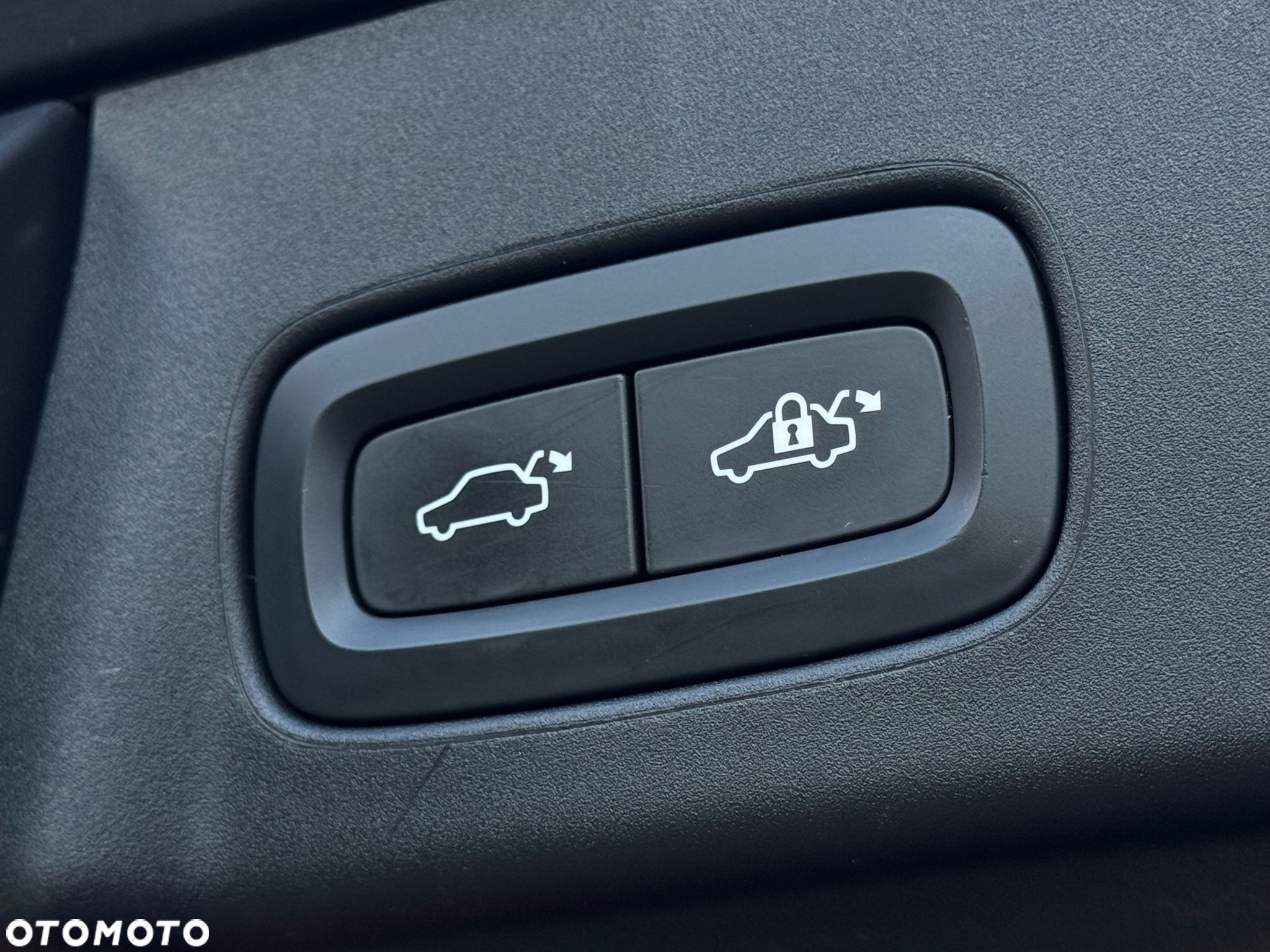 Volvo V90 T8 Twin Engine AWD R Design - 33