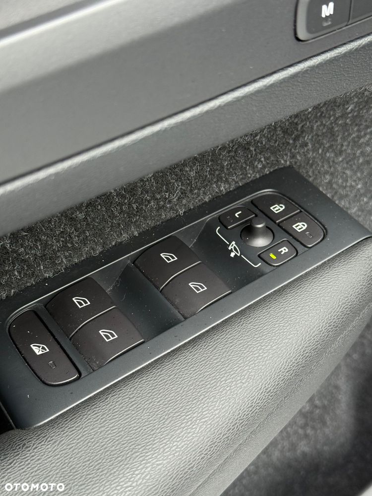 Volvo XC 40 D3 AWD Momentum Pro - 32