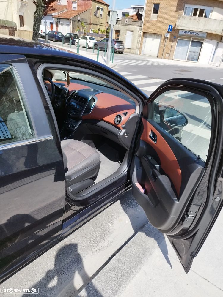 Chevrolet Aveo 1.2 LS Bi-Fuel - 9