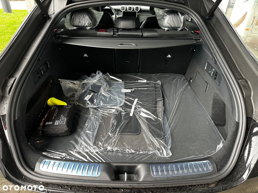 Mercedes-Benz GLC - 12